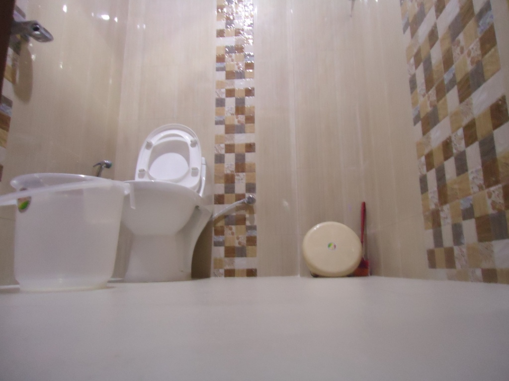 http://www.hotelranjeetpalace.com/files/uploads/2015/12/super-deluxe-bathroom.jpg